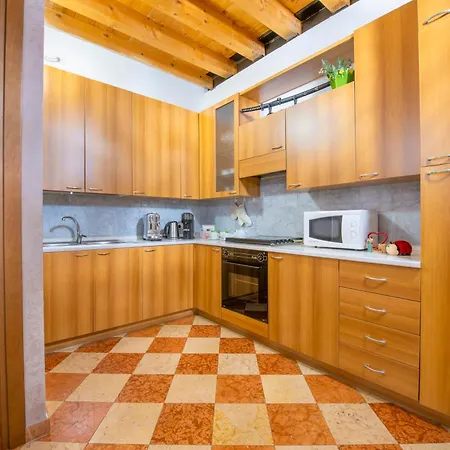 Mazzini Luxury Apartmán Verona